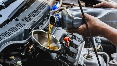 Professional Oil Change Service in Mississauga